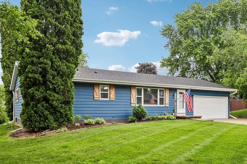 6 Green Ridge Court, Madison, WI, 53704 | Card Image