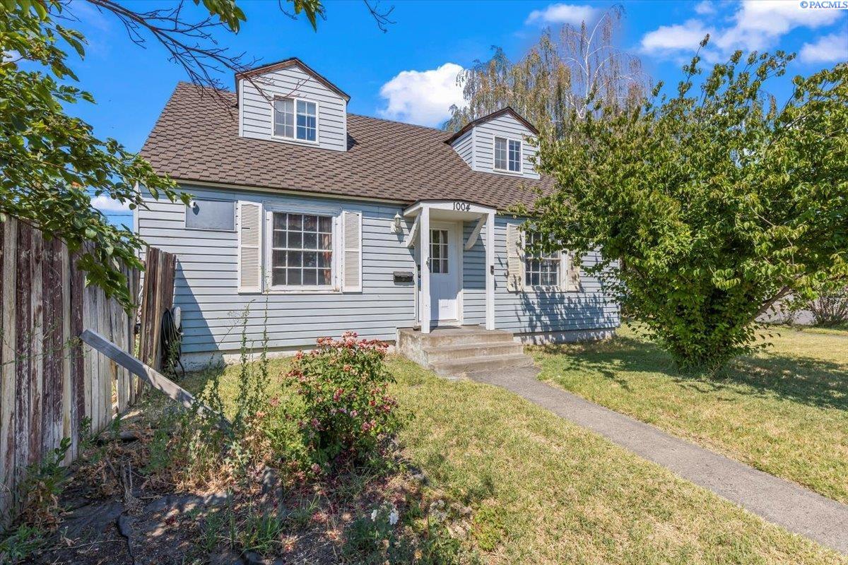 Henry St, Pasco, WA 99301