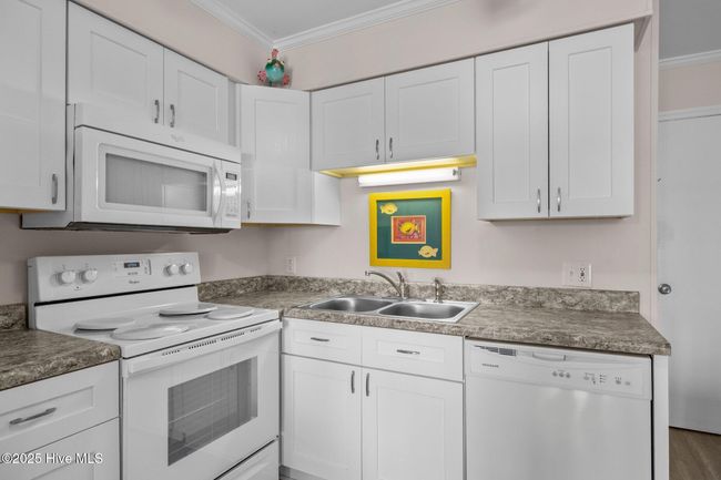 H9 - 2008 E Fort Macon Rd, Condo with 2 bedrooms, 2 bathrooms and null parking in Atlantic Beach NC | Image 4