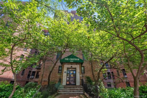 305-140-18 Burden Crescent, New York, NY, 11435 | Card Image