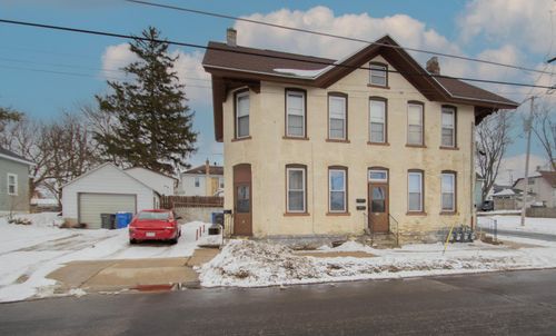 701 N 2nd St, Watertown, WI, 53098-2800 | Card Image