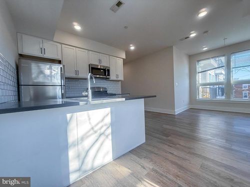 unit-303-140 Green Ln, PHILADELPHIA, PA, 19127-1298 | Card Image