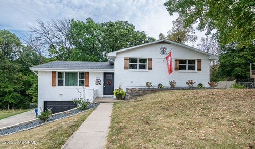 2933 Hillview Dr, Jefferson City, MO, 65101-3935 | Card Image