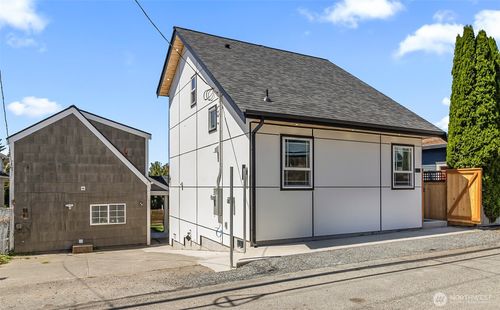 c-2623 Grand Ave, Everett, WA, 98201-3441 | Card Image
