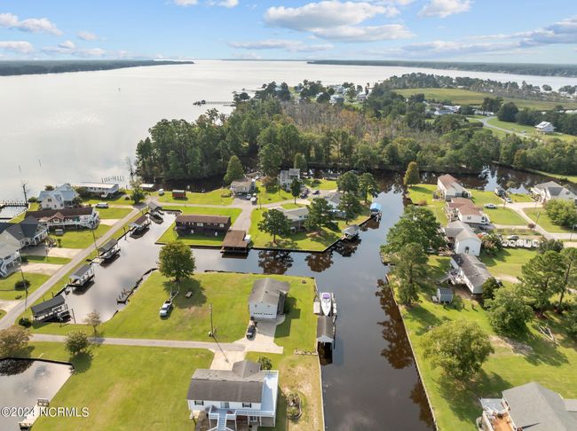 36 Inlet Way, House other with 3 bedrooms, 3 bathrooms and null parking in Chocowinity NC | Image 6