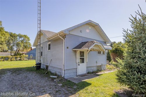 5305 Lapeer Rd, Burton, MI, 48509-1998 | Card Image