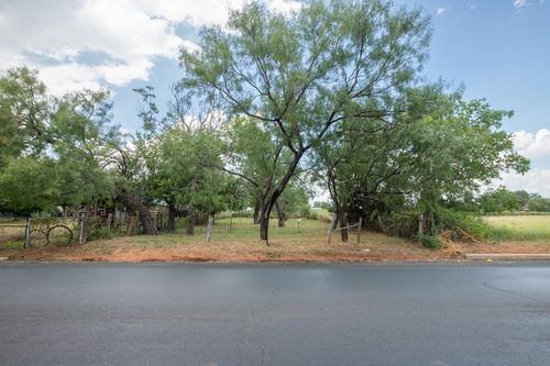 18-304 E Highway St, Fredericksburg, TX, 78624-5010 | Card Image