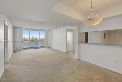 1603 - 650 West Ave, Condo with 2 bedrooms, 2 bathrooms and null parking in Miami Beach FL | Image 2