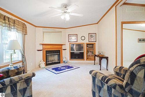 2273 Woodland Dr, West Branch, MI, 48661-9342 | Card Image
