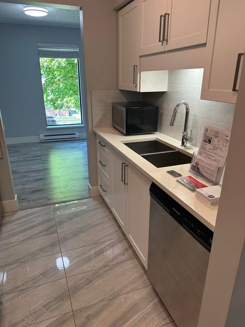 304-365 Ginger Dr, New Westminster, BC, V3L5L5 | Card Image