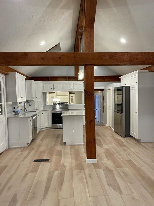 8 Valeska Ln, Salem, NH, 03079-4119 | Card Image