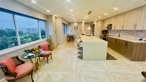 apt-502s-329 Se 3rd St, Hallandale Beach, FL, 33009-5679 | Card Image