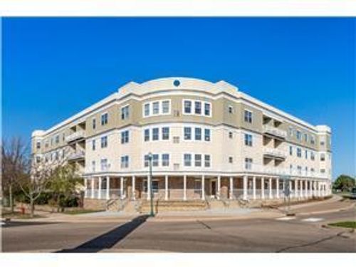 110-114200 Hundertmark Rd, Chaska, MN, 55318-4556 | Card Image