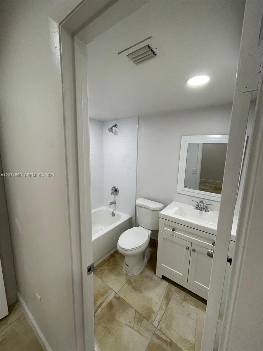 Residential Lease in Miami 3