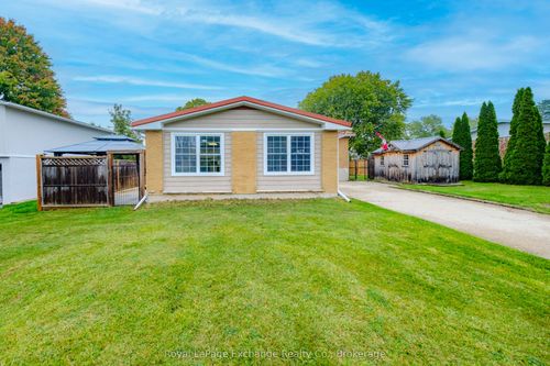 427 Highland Dr, Kincardine, ON, N2Z1X4 | Card Image