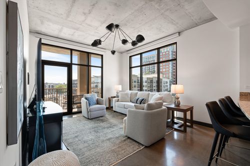 apt-711-1510 Demonbreun St, Nashville, TN, 37203-3185 | Card Image