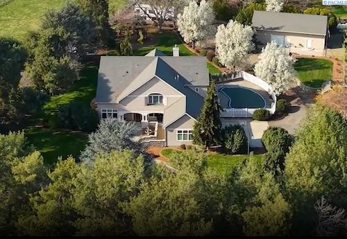 8620 W Richardson Road, Pasco, WA, 99301 | Card Image