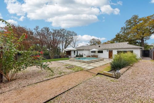 1101 Manlove St, Austin, TX, 78741-1010 | Card Image