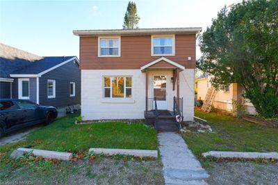 409 Claude St, Home with 3 bedrooms, 2 bathrooms and 3 parking in Bruce ON | Image 1