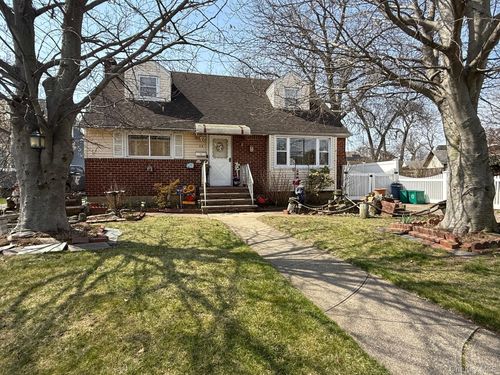 75 Denton Ave, Lynbrook, NY, 11563-3603 | Card Image