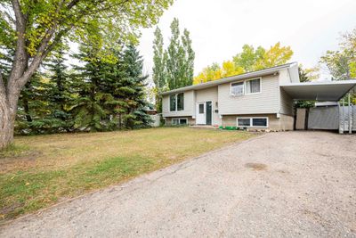 11329 101a St, House detached with 4 bedrooms, 2 bathrooms and 3 parking in Grande Prairie AB | Image 1