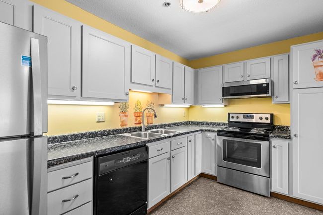 Kitchen | Image 19