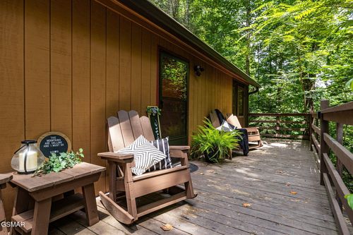 2265-22632265 Lones Branch Ln, Sevierville, TN, 37876-8808 | Card Image