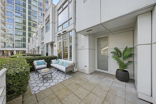a-1199 Marinaside Cres, Vancouver, BC, V6Z2Y2 | Card Image