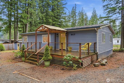 8437 Cimarron Way, Maple Falls, WA, 98266-8218 | Card Image