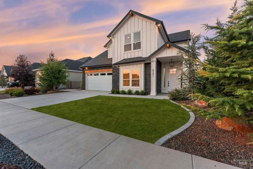 8201 W Corinthia St, Eagle, ID, 83616-4233 | Card Image