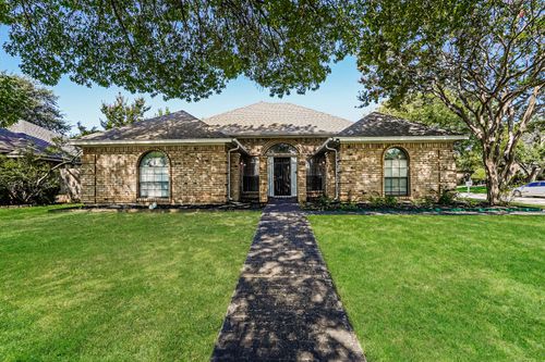 2206 Reading Rd, Arlington, TX, 76011-2748 | Card Image