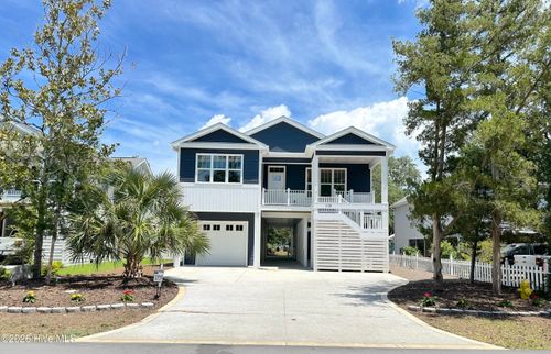 228 Ne 38th St, Oak Island, NC, 28465-5633 | Card Image