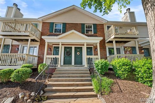 9125 N Swan Cir, Saint Louis, MO, 63144-1144 | Card Image