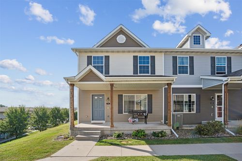 713 Canterbury Pl, Norwalk, IA, 50211-3208 | Card Image