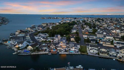 3158 Windsor Ave, Toms River, NJ, 08753-4852 | Card Image