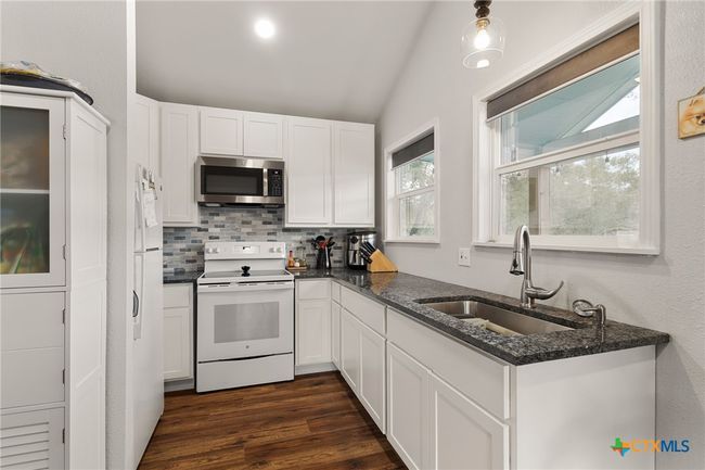 185 Yaupon Dr, House other with 2 bedrooms, 1 bathrooms and null parking in Sheridan TX | Image 9