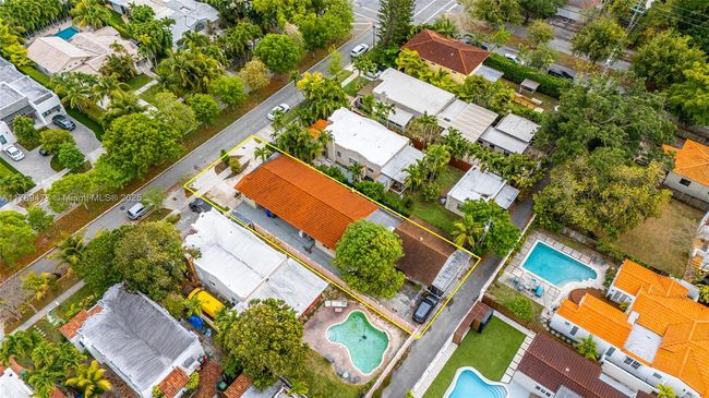 426 Sw 26 Th Rd, House other with 4 bedrooms, 3 bathrooms and null parking in Miami FL | Image 53
