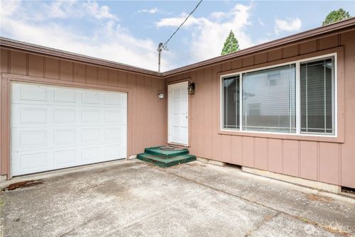 3257 Pine Street, Longview, WA, 98632 | Card Image