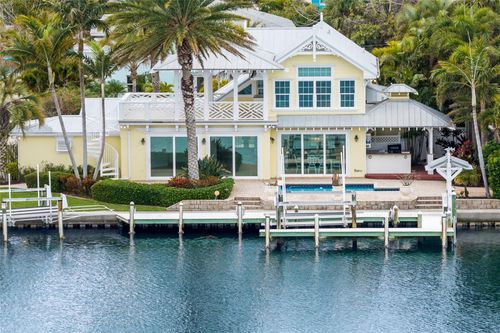 8321 Marina Dr, HOLMES BEACH, FL, 34217-1094 | Card Image