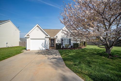 305 Slate Dr, Gibsonville, NC, 27249-2868 | Card Image