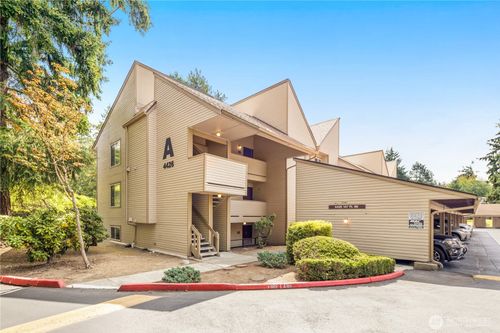 a-10-4426 147th Pl Ne, Bellevue, WA, 98007-3161 | Card Image