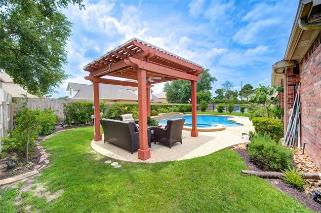 Pergola and Pool | Image 13
