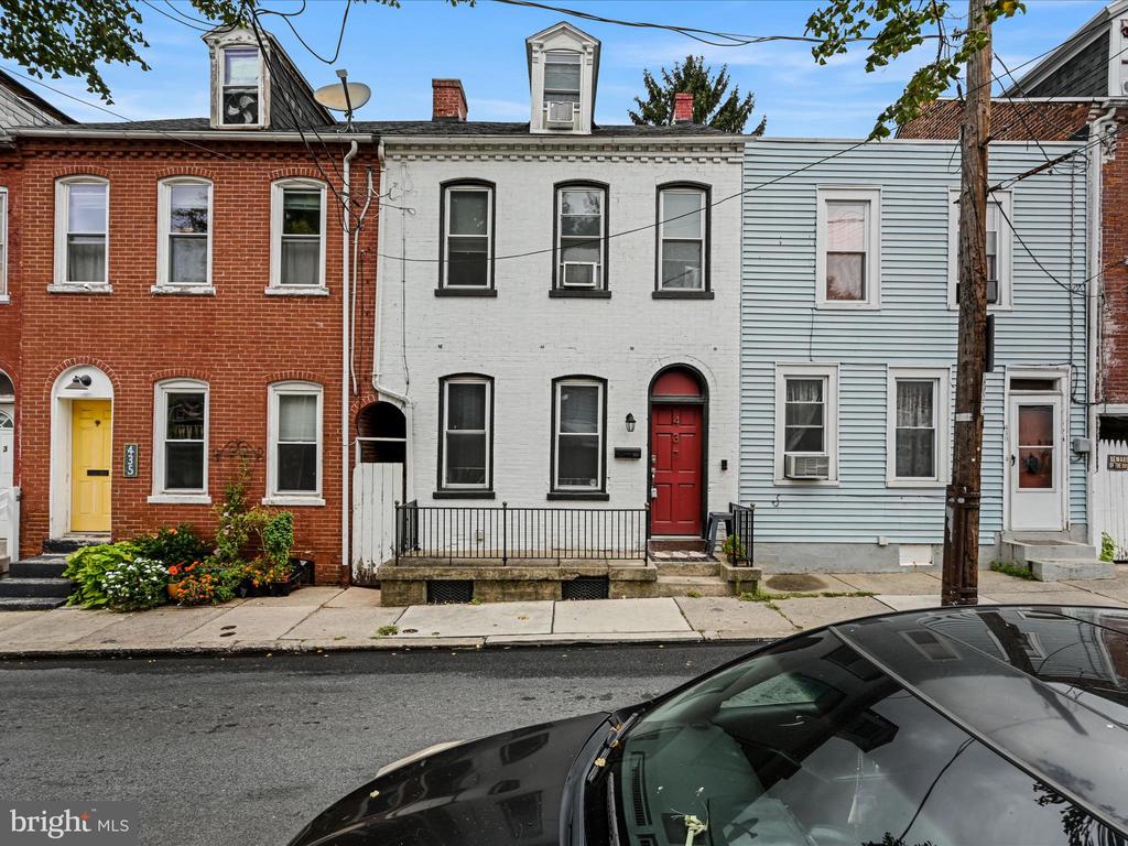 Strawberry St, Lancaster, PA 17602