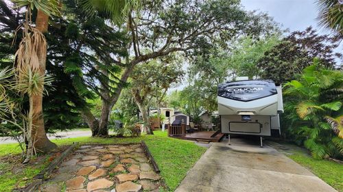 251 Saddle Ln, LAKE WALES, FL, 33898 | Card Image