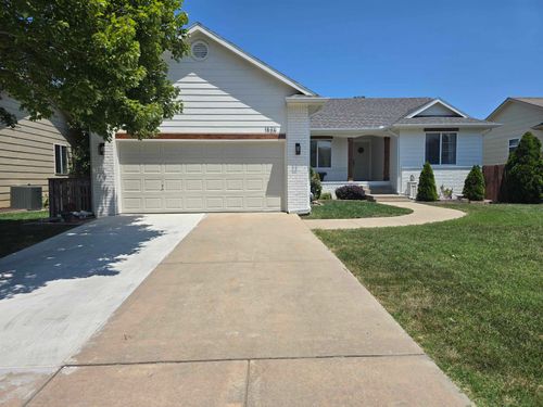 1526 E Cedar Tree St, Park City, KS, 67219-2324 | Card Image
