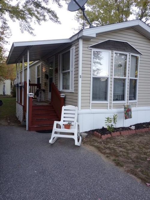 5 Locust Drive, Norway, ME, 04268 | Card Image