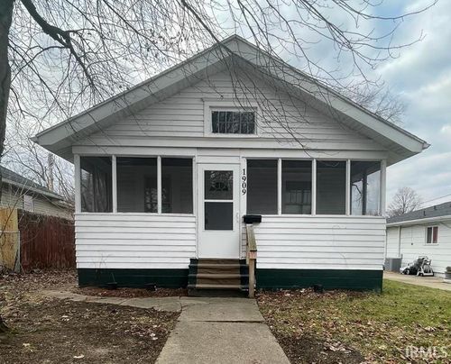 1909 S Brookfield Street, South Bend, IN, 46613-1301 | Card Image