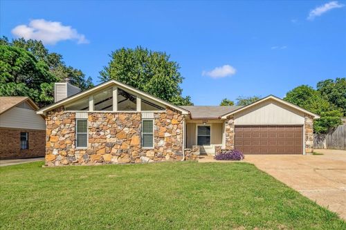 6324 Prairie View Dr, Bartlett, TN, 38134-3757 | Card Image