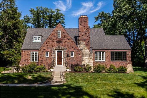 200 Navajo Rd, Pittsburgh, PA, 15241-1123 | Card Image