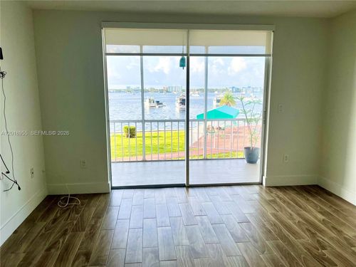 m209-2910 Point East Dr, Aventura, FL, 33160-2628 | Card Image